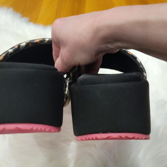NINE WEST RIZE LEOPARD PRINT PLATFORM SLIDE - Picture 5 of 7